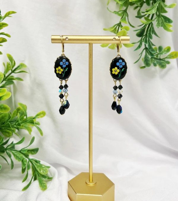 VINTAGE BLACK FLORAL cabochon beaded dangle earrings